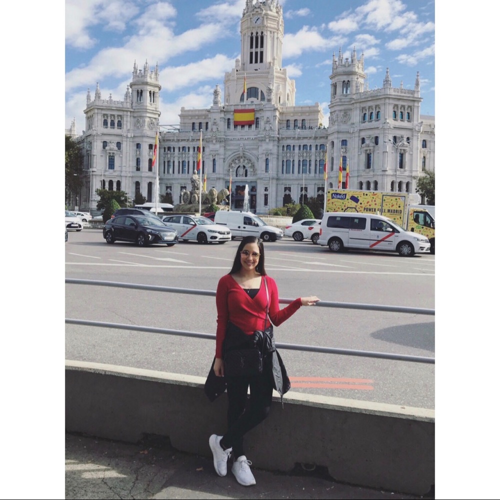 Meet your Posher, Lena